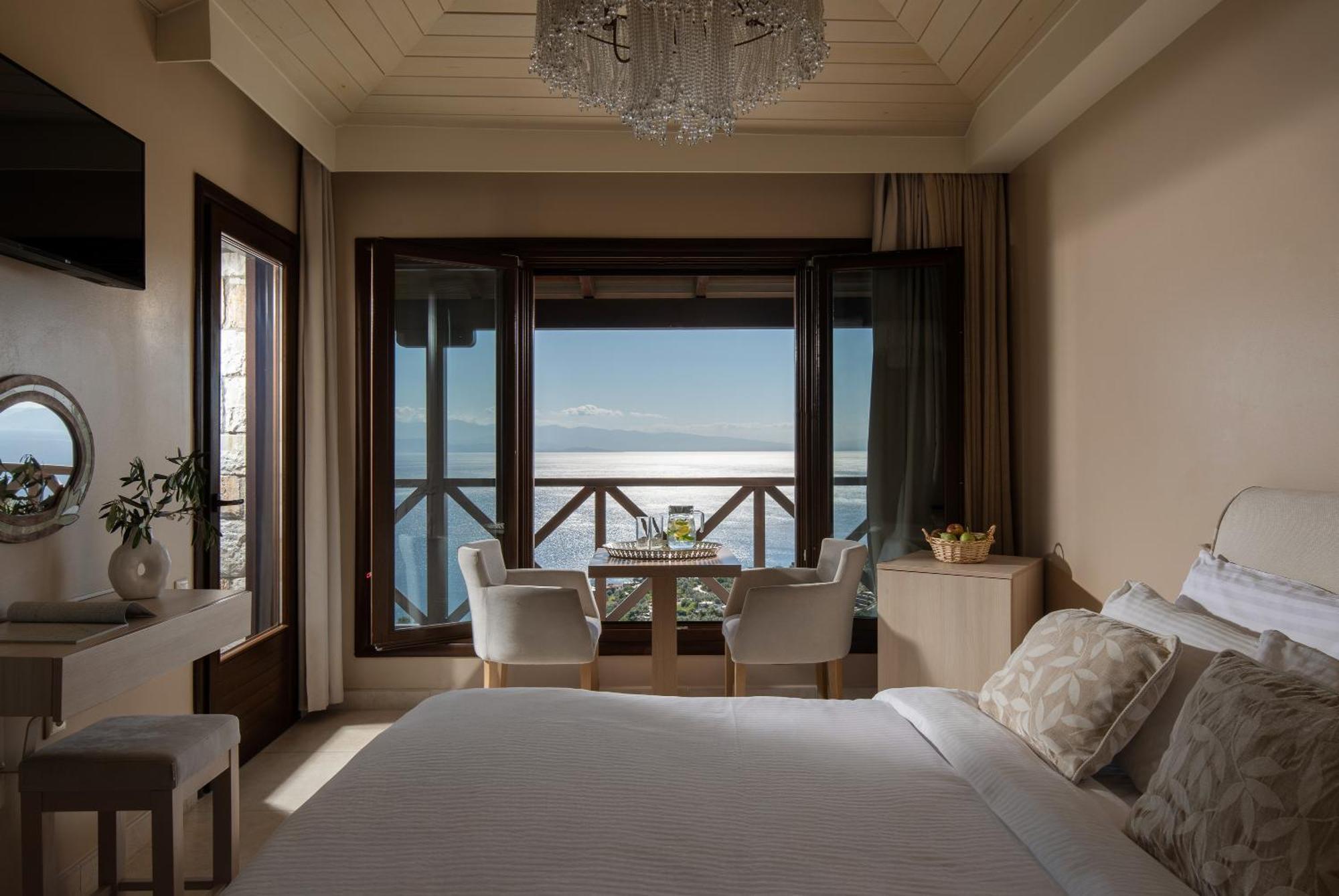 Karavia Lux Inn Афисос Екстериор снимка