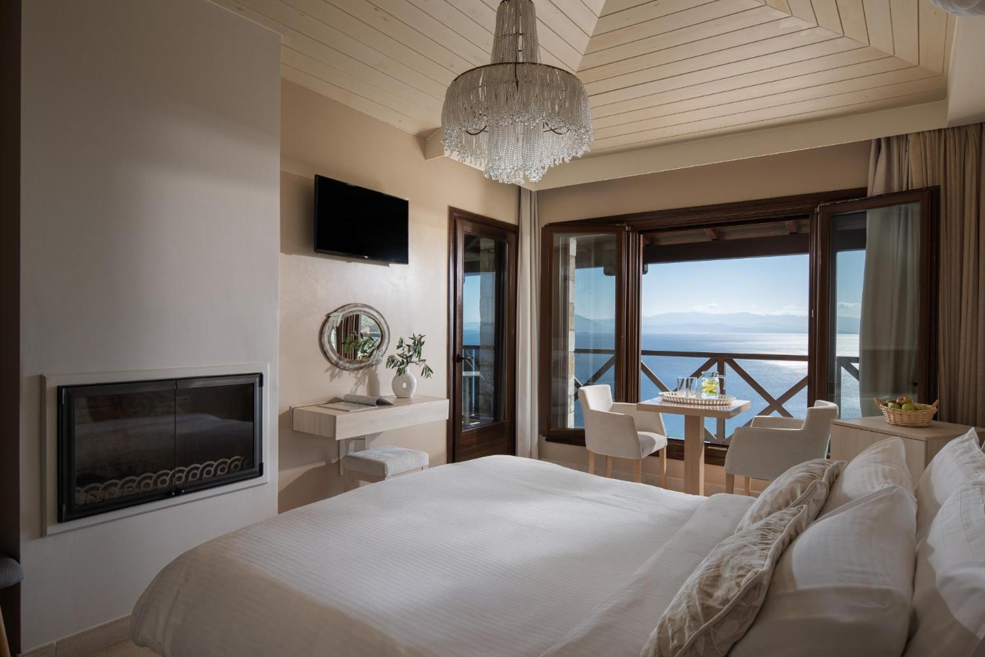 Karavia Lux Inn Афисос Екстериор снимка