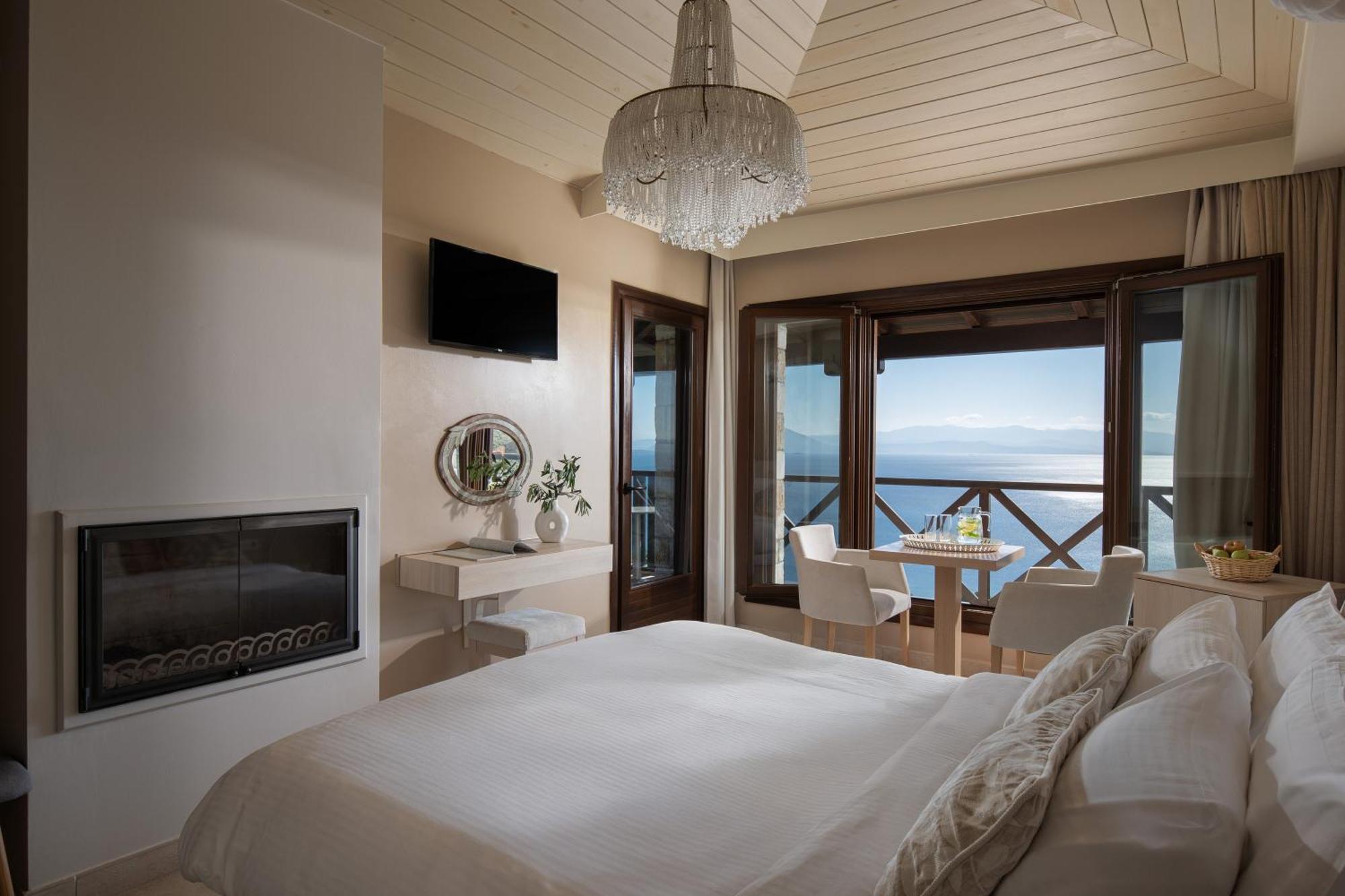 Karavia Lux Inn Афисос Екстериор снимка