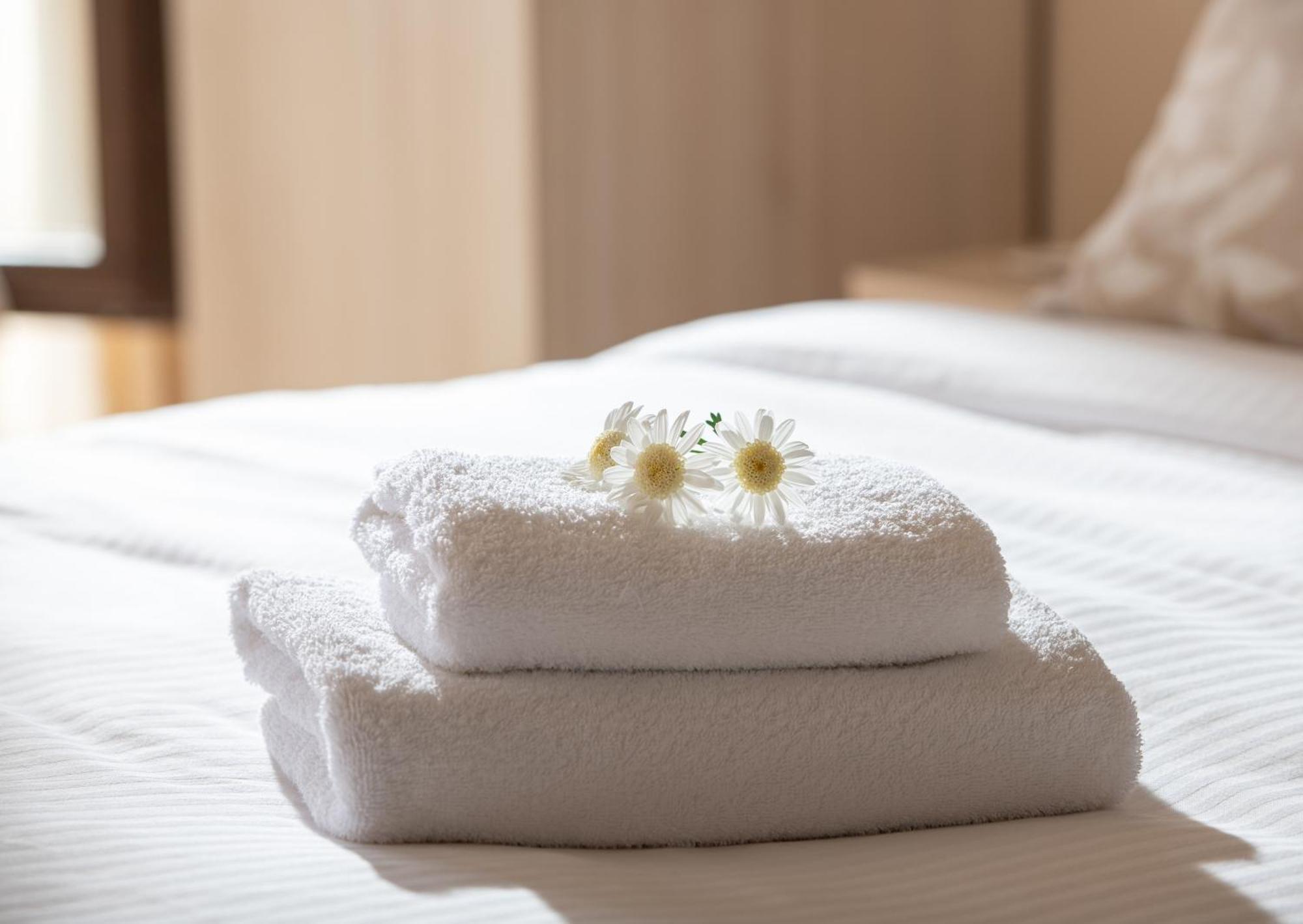 Karavia Lux Inn Афисос Екстериор снимка